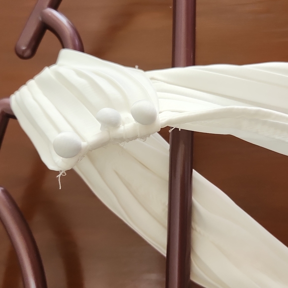 Beautiful ivory dress - Picture 7 of 11